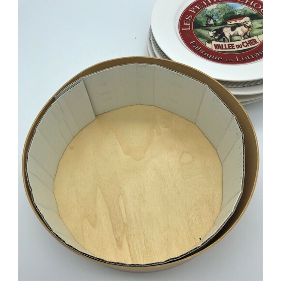 4 Restoration Hardware 8" Cheese Snack Plates 2003 Le Troupeau French Cows NIB - Picture 3 of 11